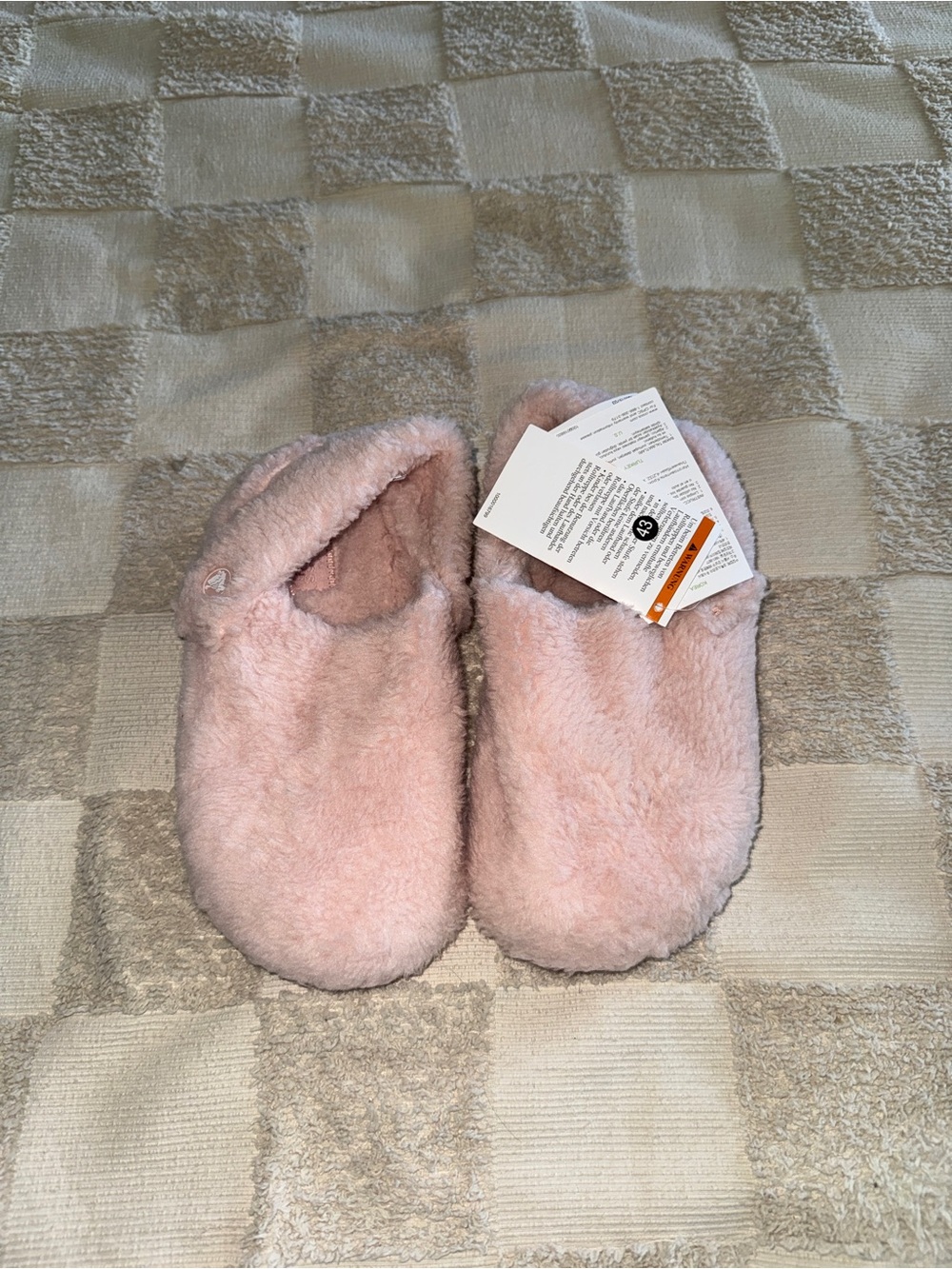 NWT Crocs Classic Cozzzy Slipper size 2